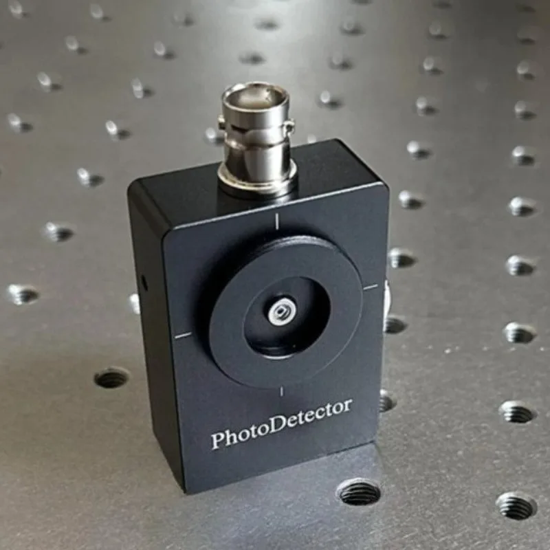 

Looook Store InGaAs Photodetector Bias Photodiode 2A Infrared Detector 800-2700nm Wide Wavelength Range Light Detection Sensor