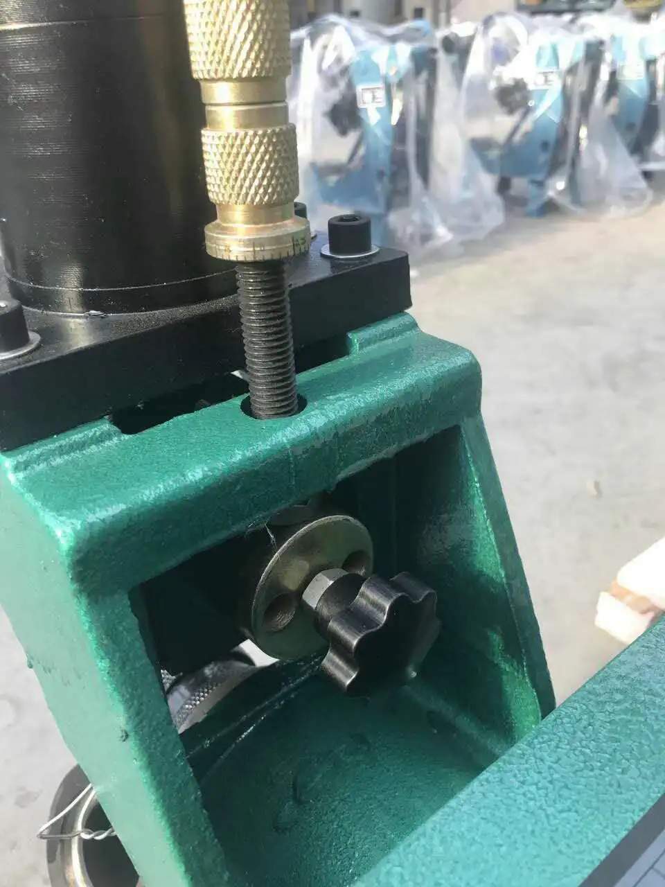 Electric Hydraulic Grooving Machine 0.75kw Steel Pipe Grooving Machine Wall Thickness ≤ 6mm Steel Pipe Grooving Machine