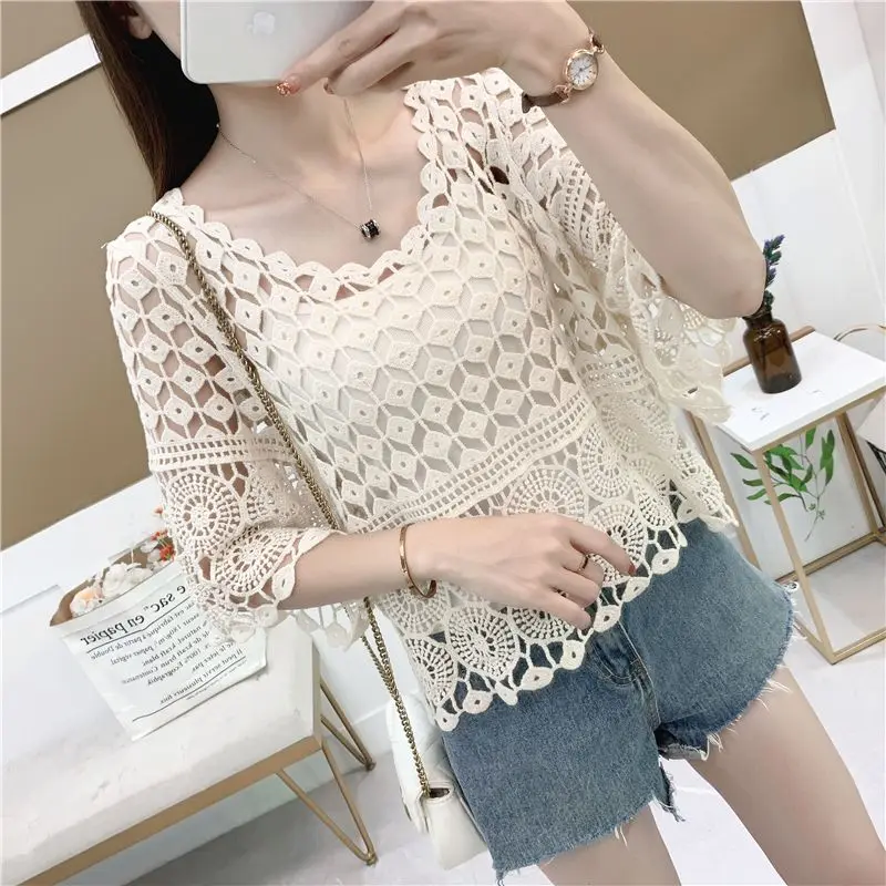 Hook flower hollowed out lace women\'s half sleeved shirt, top, loose and versatile cover up, sun protection shirt, beach shirt