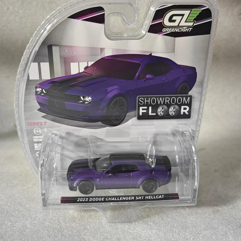 Greenlight 1:64 Showroom Floor Gladiador Dodge Challenger Modelo normal Modelo de fundição de liga