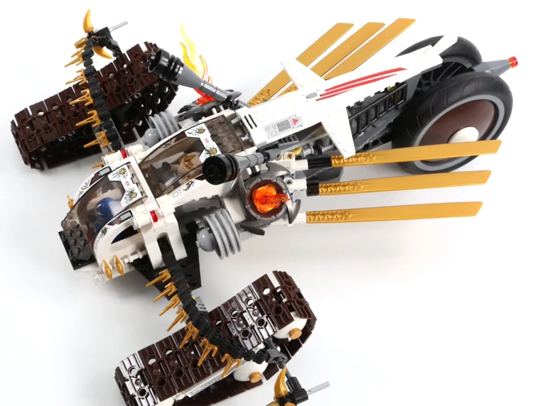 621pcs Shinobi Ultra Sonic Raider Detachable Flying Vehicle Blade Wings Snakes 9788 Building Block Kids Compatible with Model