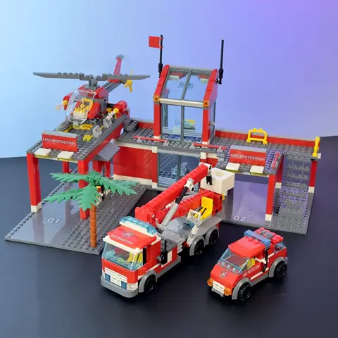 HUIQIBAO 774 st Brandstation Modell Byggstenar Lastbil Helikopter Brandman Tegelstenar Stad Pedagogiska Leksaker För Barn Present 8 best sales byggklossar lastbil - №5