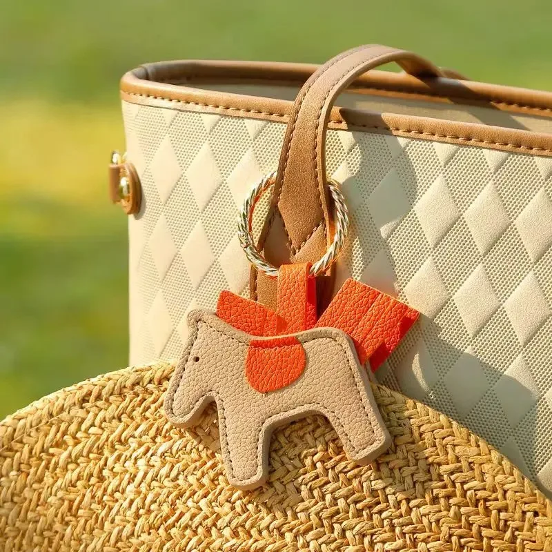 Magnetic hat clip bag hat cover handbag backpack luggage PU leather hat, fixed clip glasses bag accessories travel essentials image 6