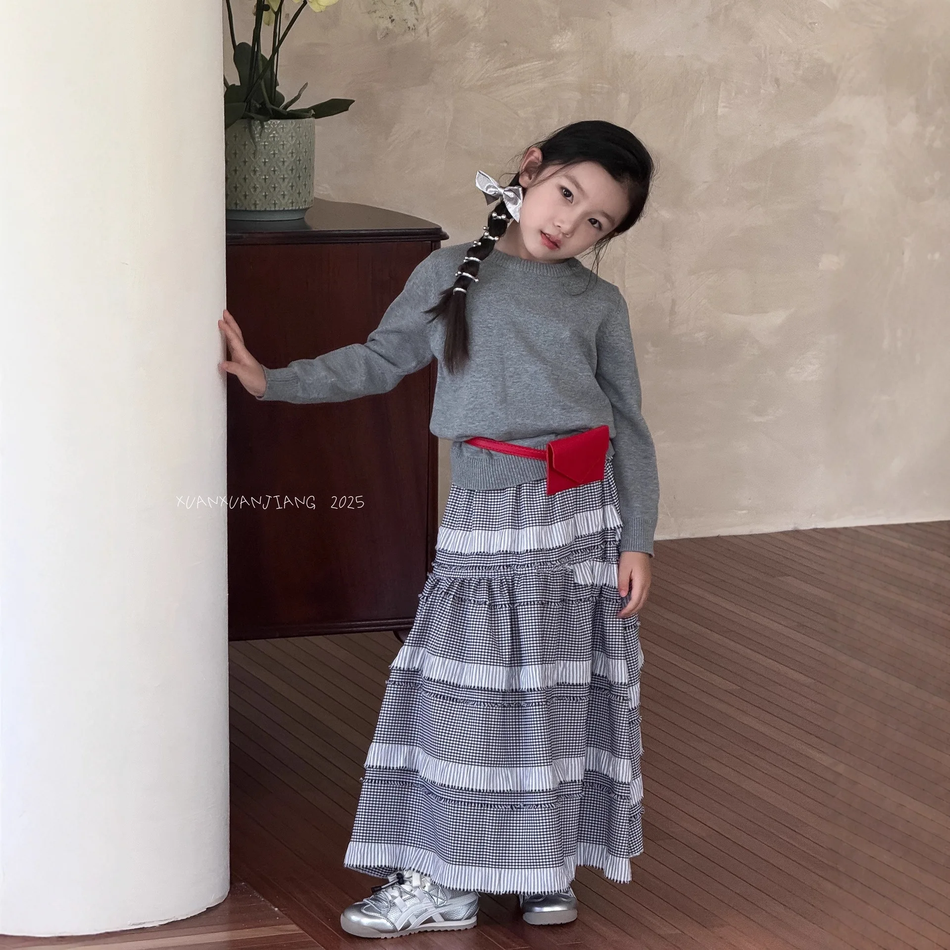 

Children's Crew Neck Sweater 2025 New Men's and Women's Sweater Little Girl's Solid Colour Baby Sweater