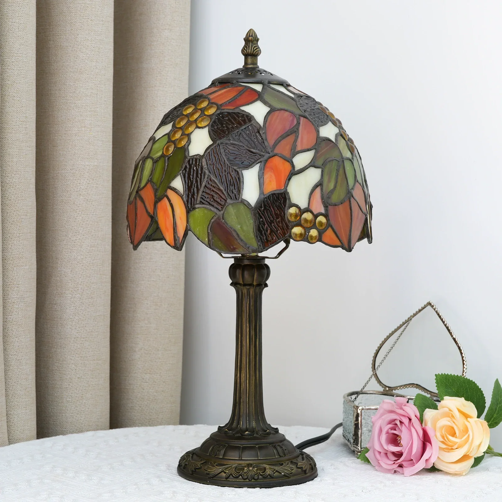 8 Inch Tiffany Table Lamp Metal Leaf Pretty Girl Yellow Red Grape Style Stained Glass Reading Lamp Antique Mission Desk Lamp