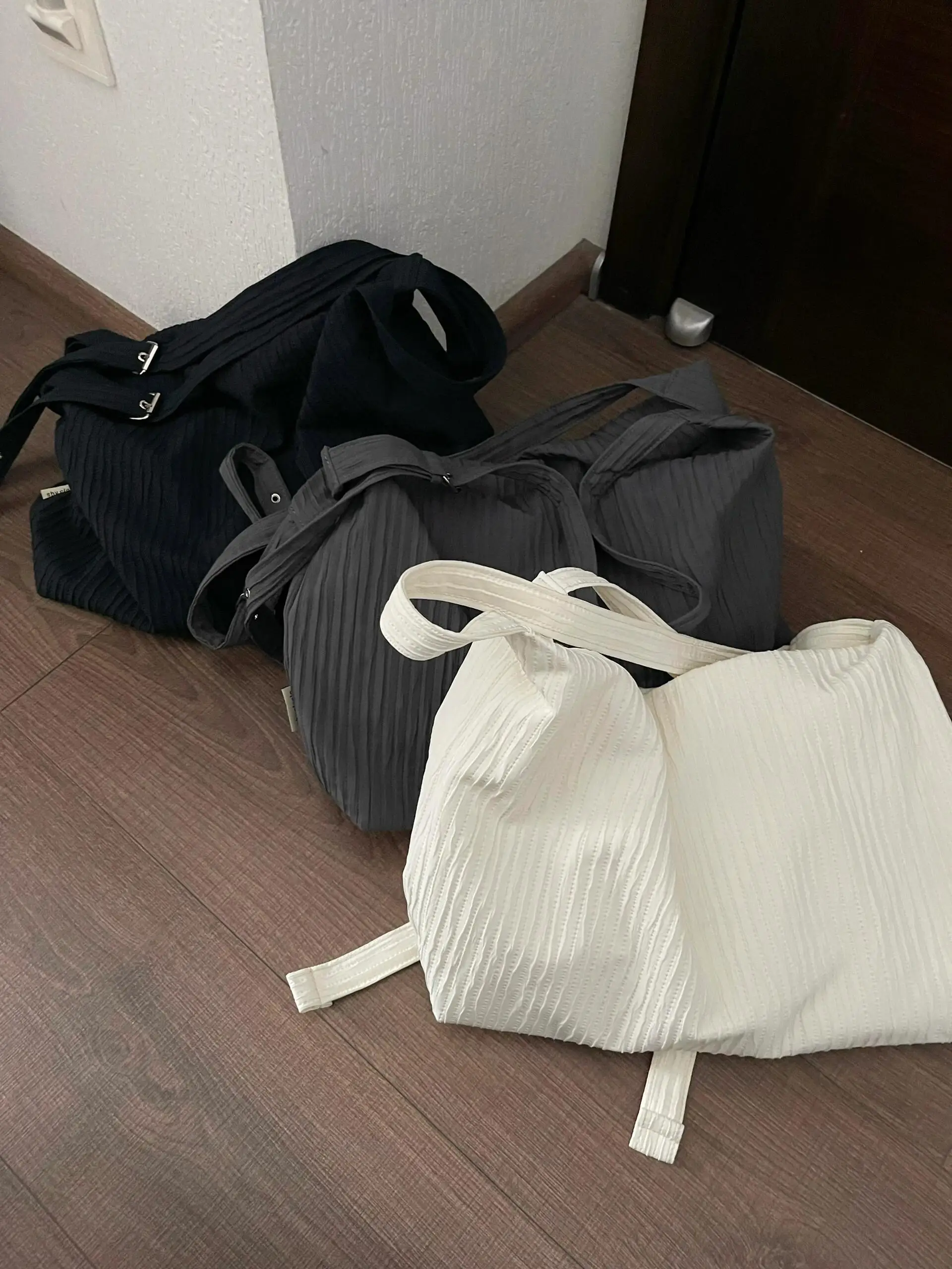 

Оригинальная большая женская сумка-тоут Capaci, повседневная парусиновая сумка через плечо для класса, складной дизайн, простой молодежный модный дизайн