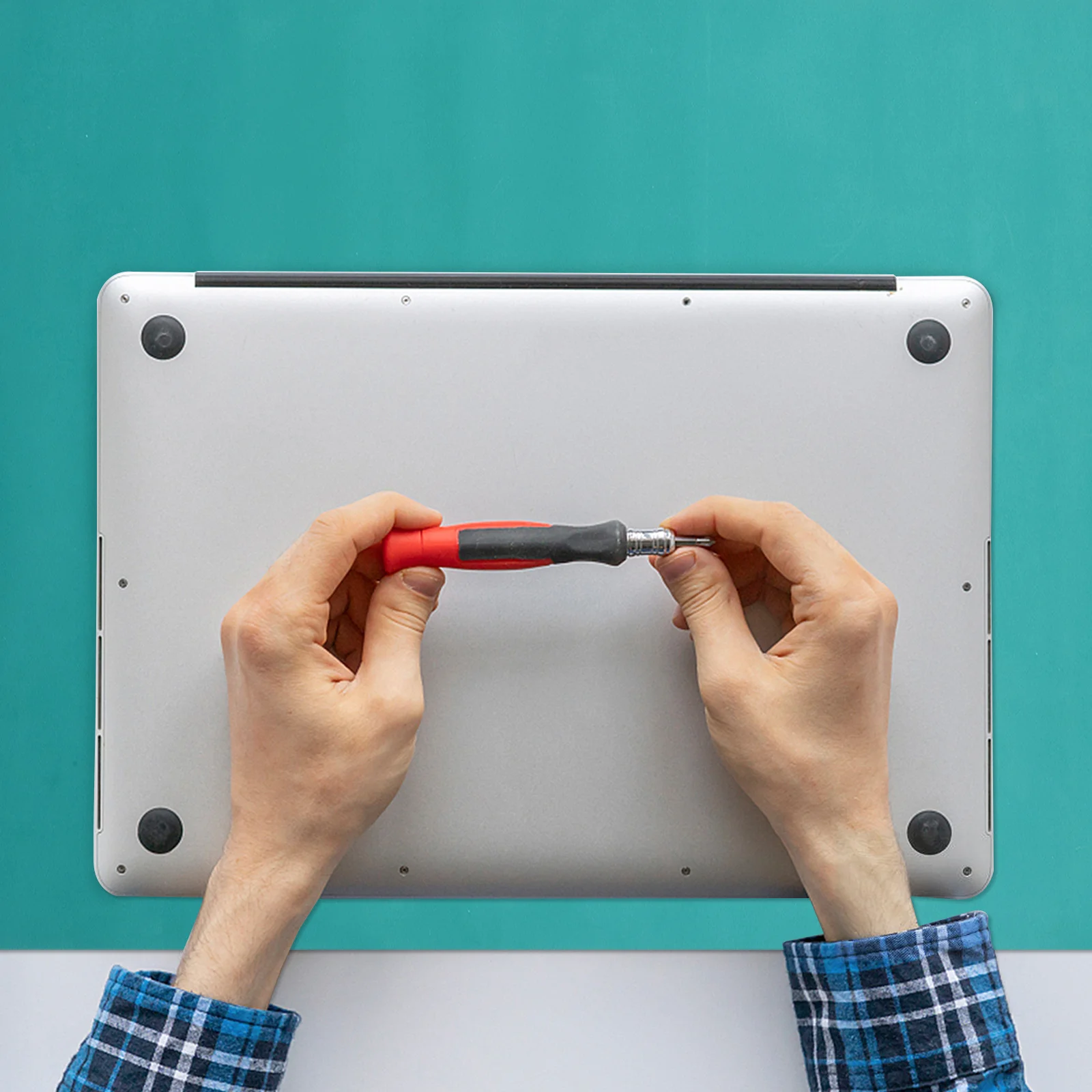 

1Pcs Wear-Resistant Anti-Static Rubber Mat High Temperature Resistant Experiment Laboratory Protective Table Mat