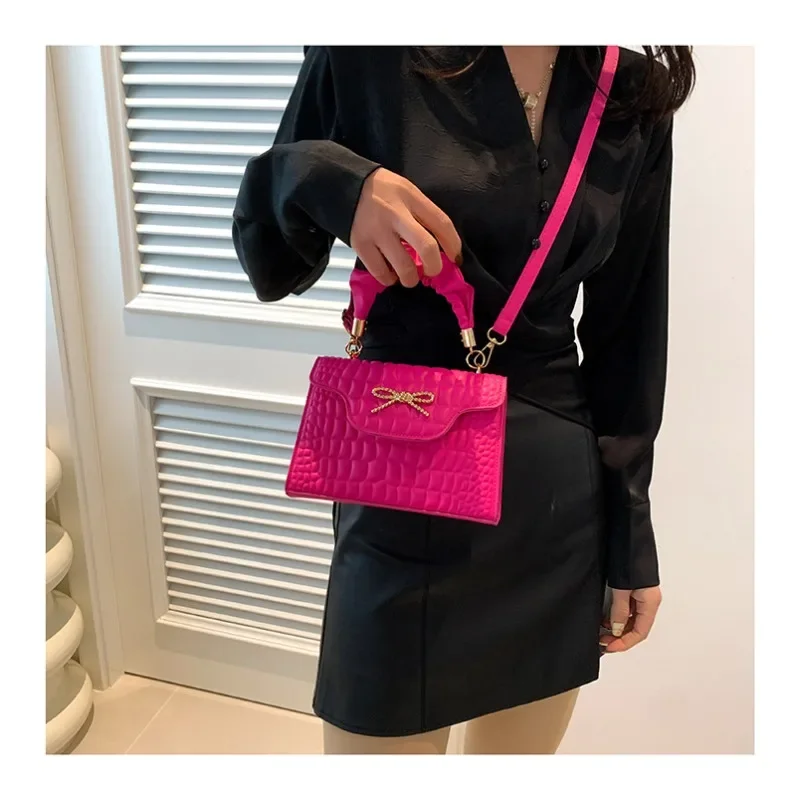 

Nice New Women's Crocodile Embossed Small Square Shoulder Bag Western Style Retro Simple Shoulder Bag Personalized Crossbody Bag