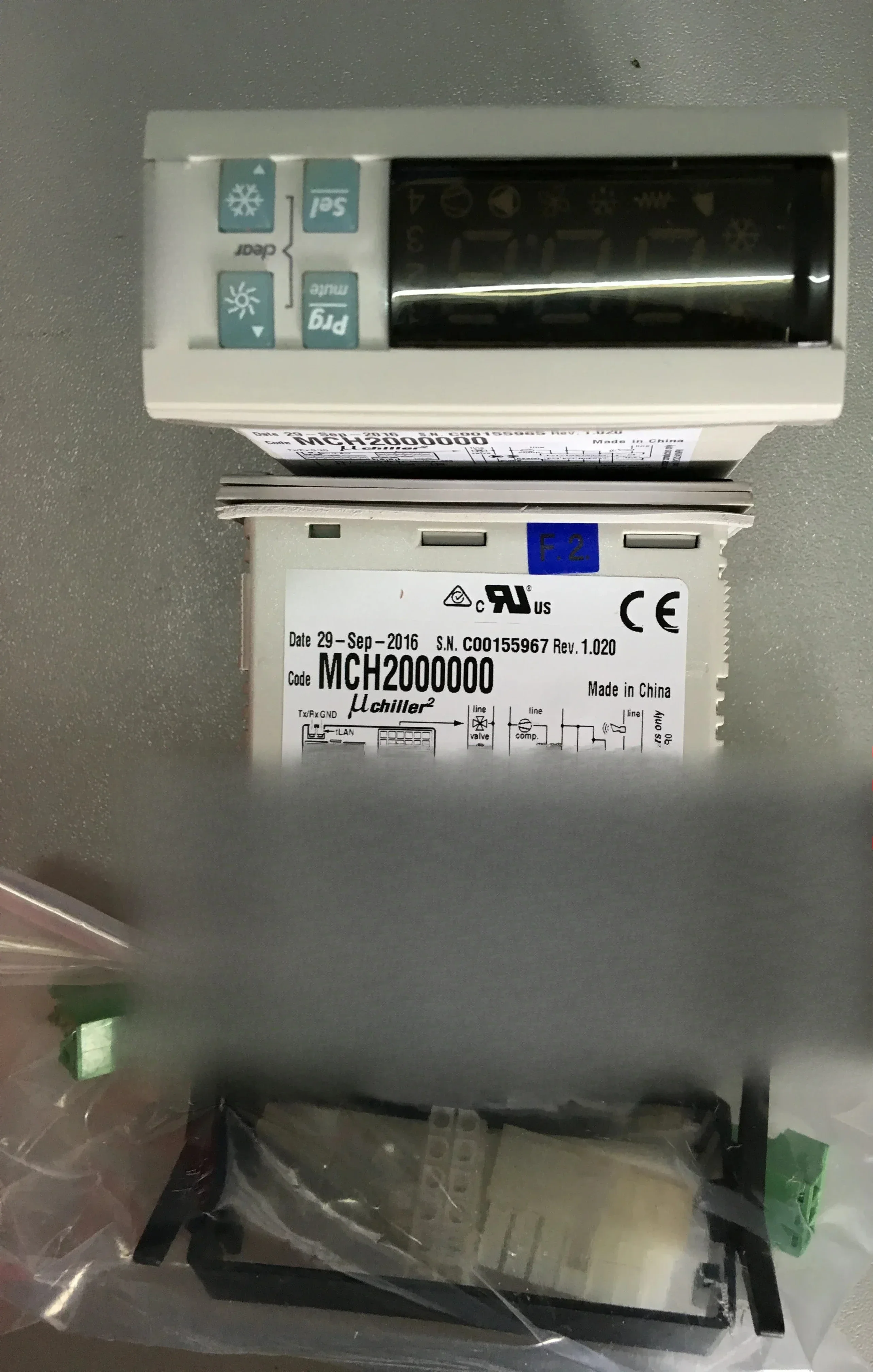 

MCH2000000 IR33F0EHA0 PZHIS0H000 Temperature Controller