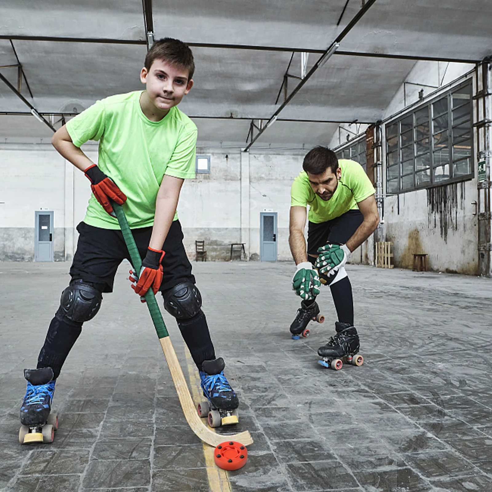 2 Buah Roller Hockey Puck Inti Tahan Guncangan Komposit Kepadatan Tinggi Ringan untuk Permukaan Halus Dalam Ruangan Luar Ruangan Inline