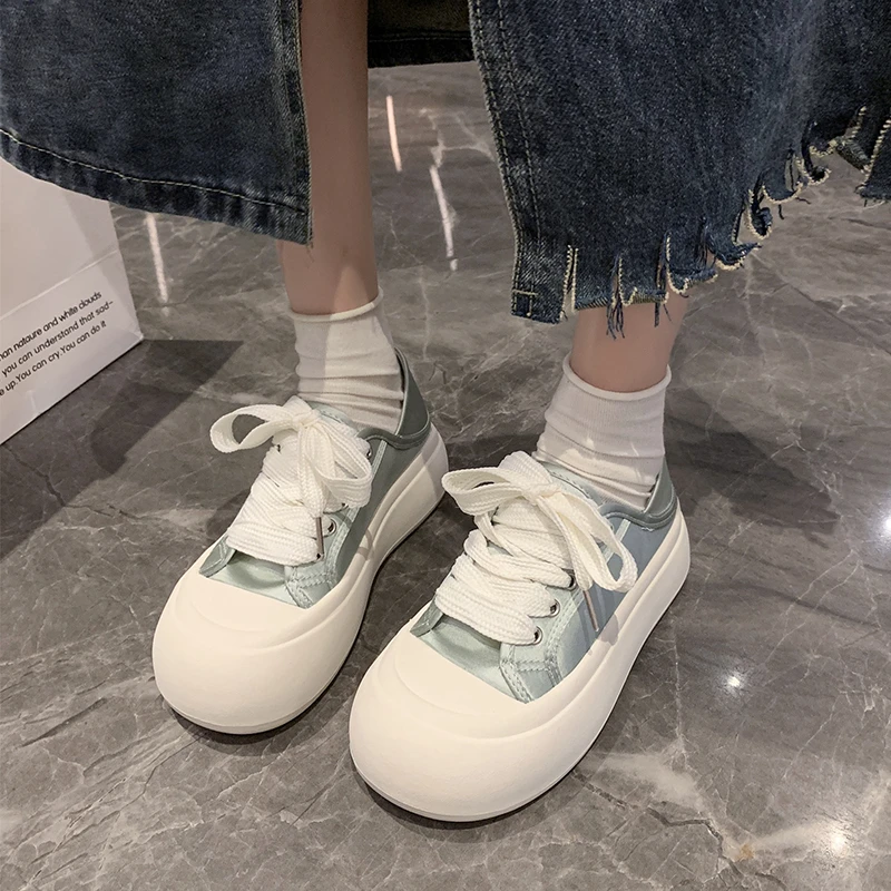 Ugly and Cute Big Head Bread Shoes Versatile for Women 2024 Spring/Summer/Autumn New Silk Thick Sole Little White Shoes