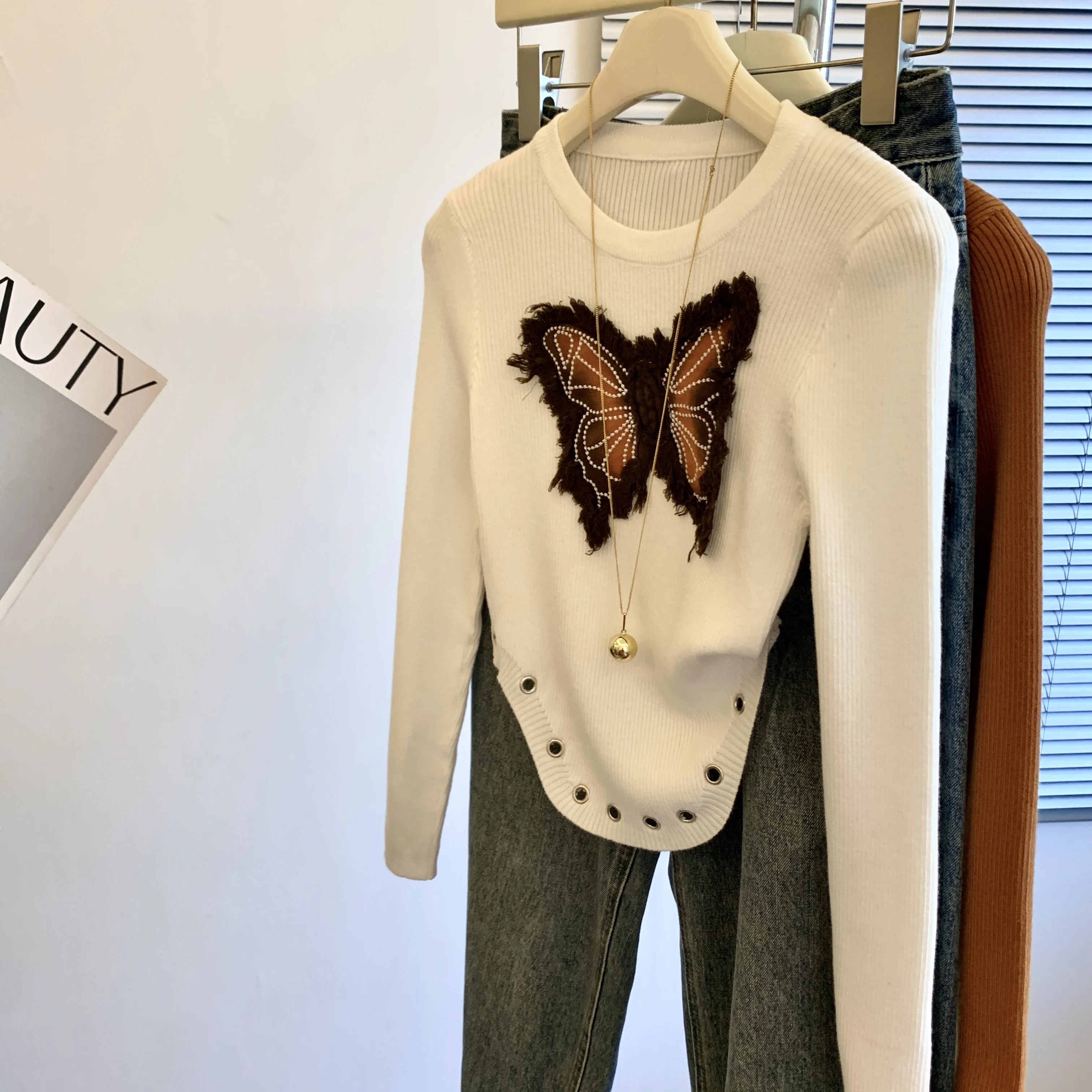 

Women's White Irregular Butterfly Patch Knitted Base Shirt Y2k American Sweet And Spicy Slim Autumn And Winter New Short Top
