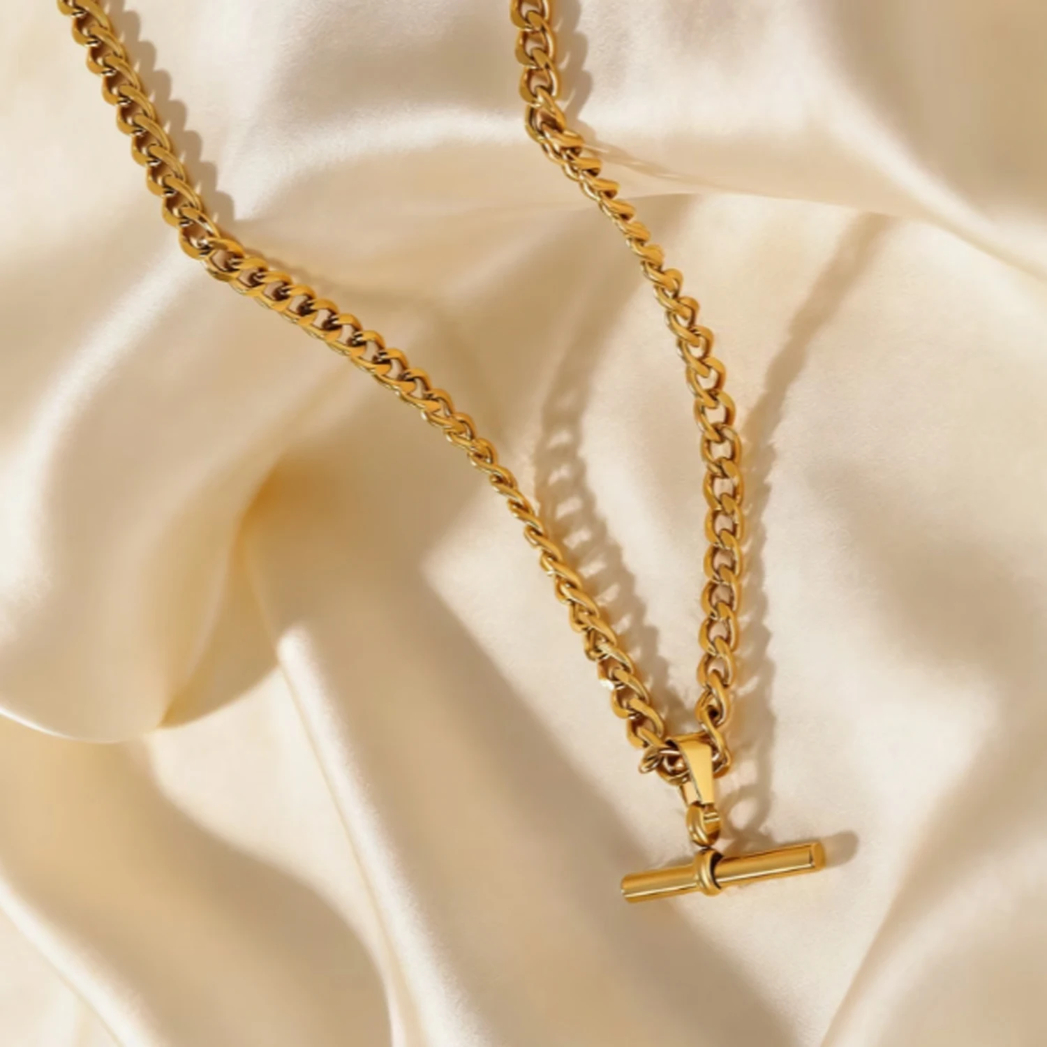 Fashion High-end Necklace Punk Hip-hop 18K Gold-plated Stainless Steel T-bar Pendant Clavicle Chain Men's and Women's Jewelry