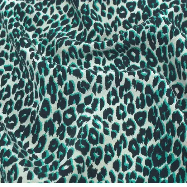 

1 метр, 100% шелк тутового шелка, 19 момме, креповая шелковая ткань, зеленый леопардовый принт, 136 см, ширина 53 дюйма, YW009