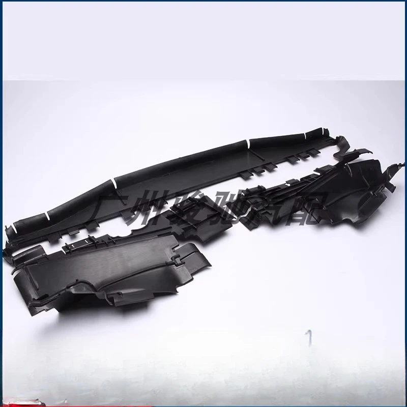 Suitable for Mercedes-Benz E-Class W212 water tank E200 shroud plate E260 flow tank E300 upper cover plate E320 rubber strip