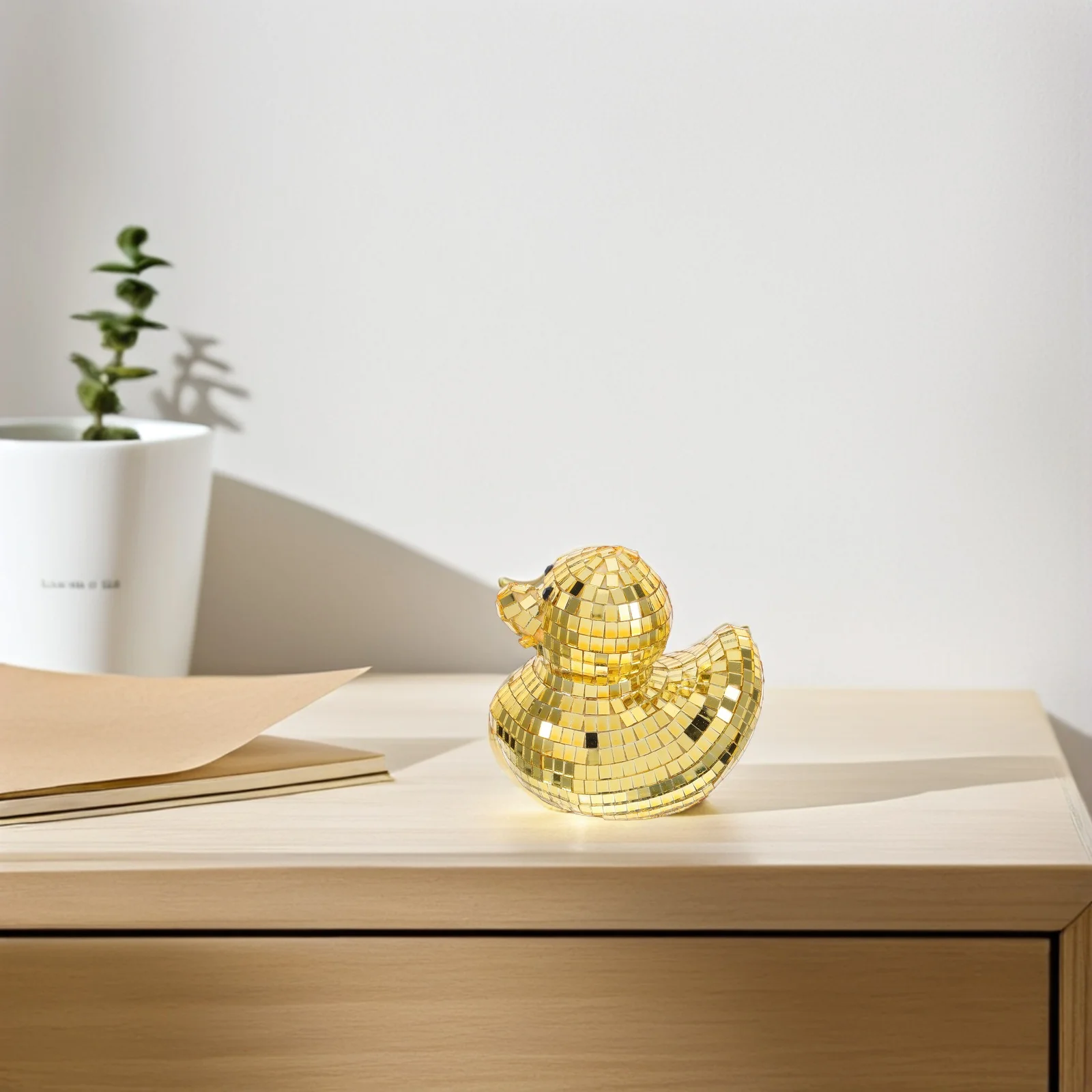

Duck Disco Mirror Glass Ornament Unique Reflective Disco Ball Animal Decoration for Living Room Bedroom Car Interior