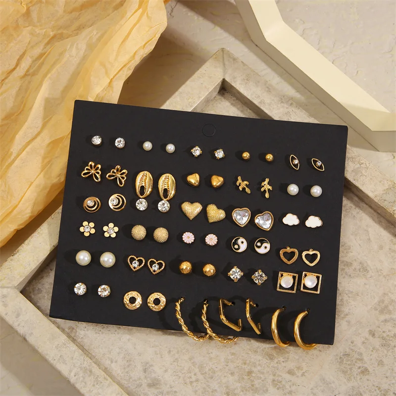 Juego de pendientes de botón de Color dorado Vintage para mujer, aretes de perlas de diamante Yinyang, mariposa, corazón, flor, joyería Simple, moda 2024
