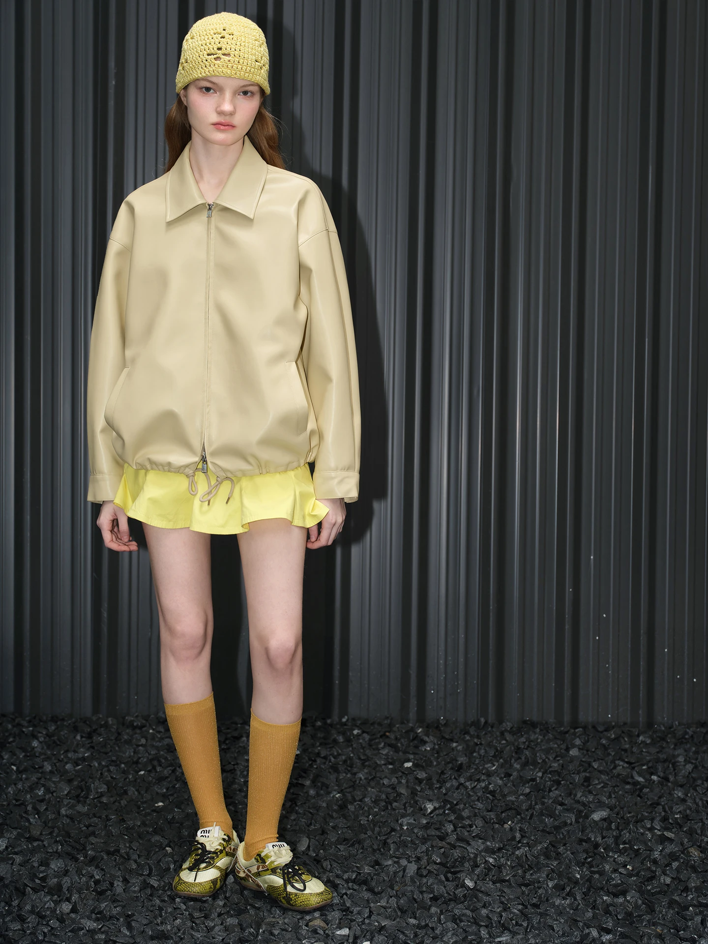 Jaqueta Feminina Oversize de Couro Huiqing, Estilo Simples e Despojado, Nova Coleção Primavera 2026, Casaco Curto Quente de Manga Longa com Zíper