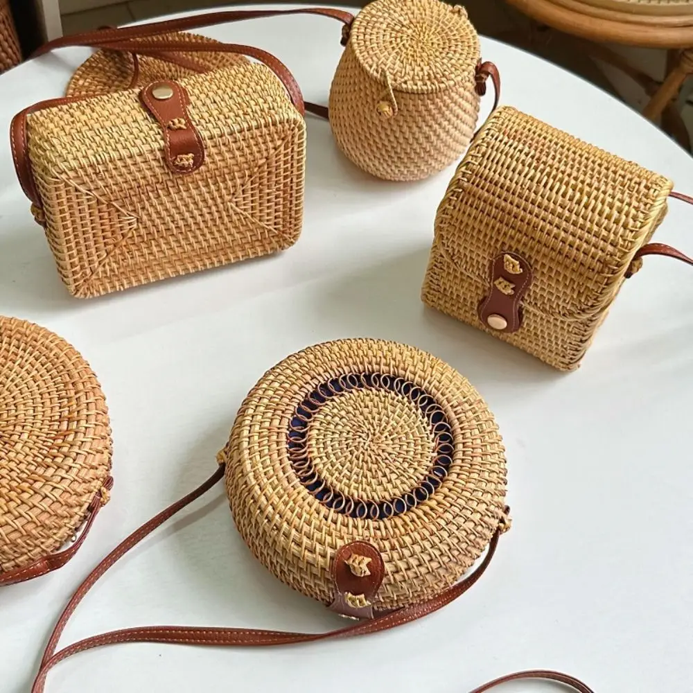 Bohemian Rattan Weave Bag Ethnic Style Hollowed Out Round Crossbody Bag Large Capacity Leather Buckle Buckle Bag Messenger Bags 4