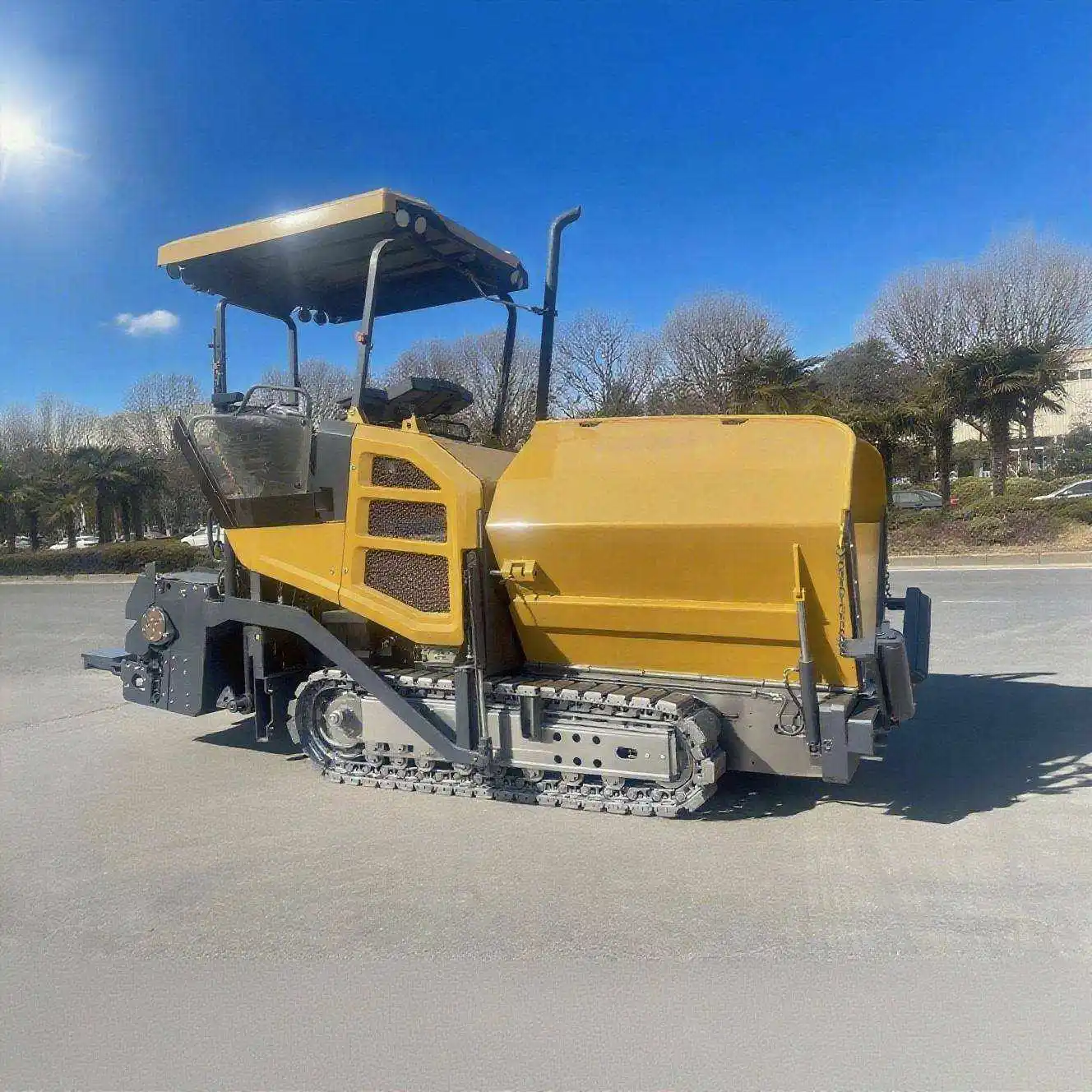 RP405 Small Crawler Type Asphalt Concrete Paver with Max Paving Width 4500mm