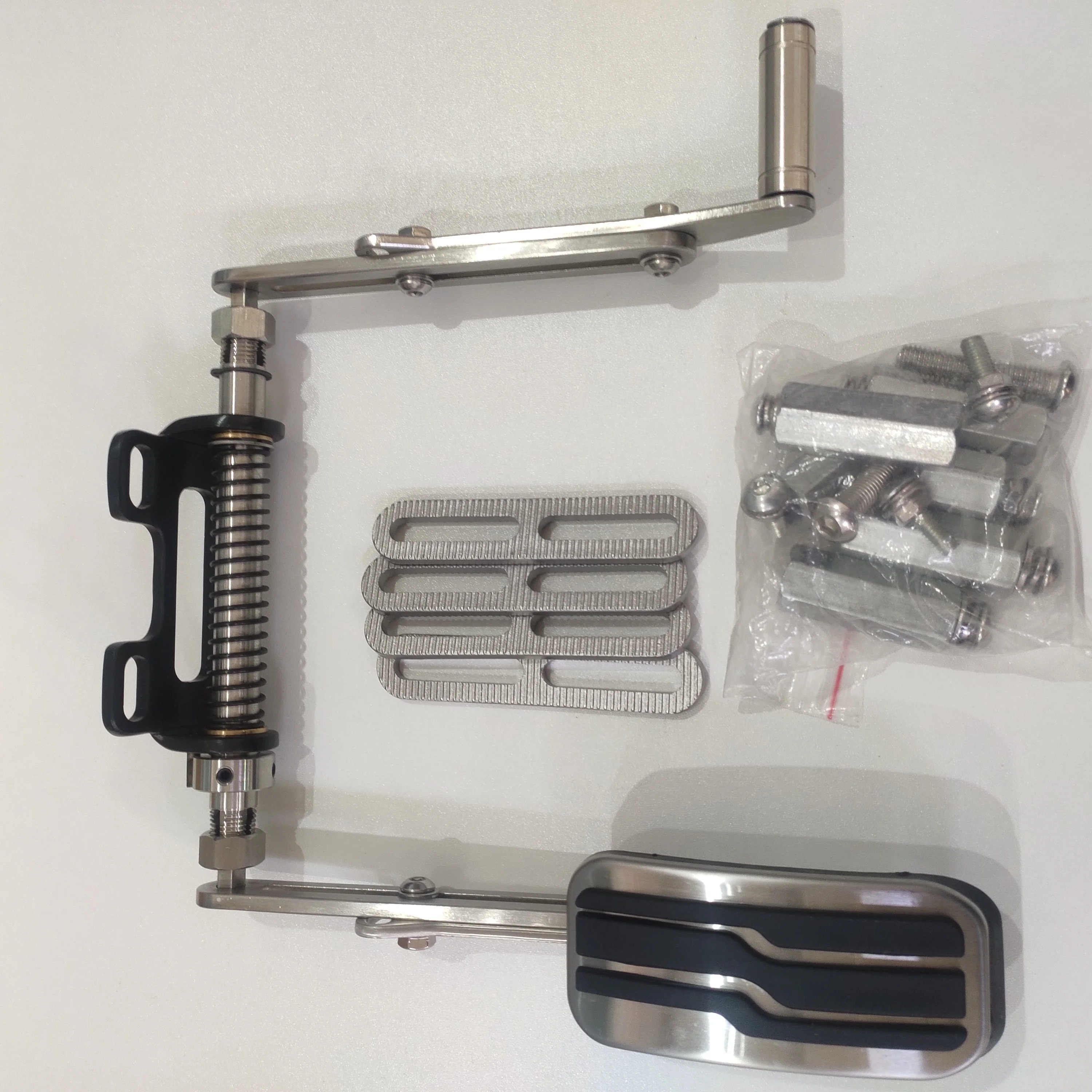 Pedale acceleratore portatile per piede sinistro, assistenza alla guida per guidatori di corsa feriti per disabili e disabili