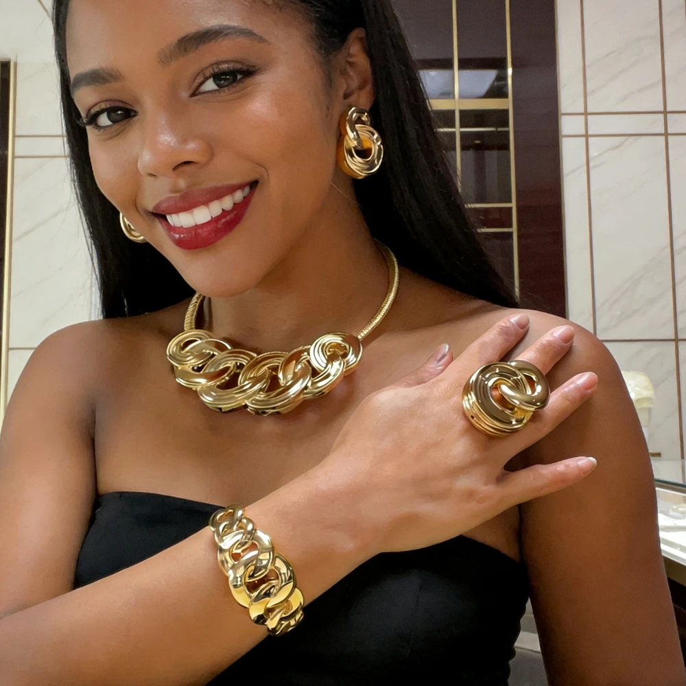 Exquisite and fashionable high-end jewelry set, suitable for various parties, brides and weddings to wear FHK19209