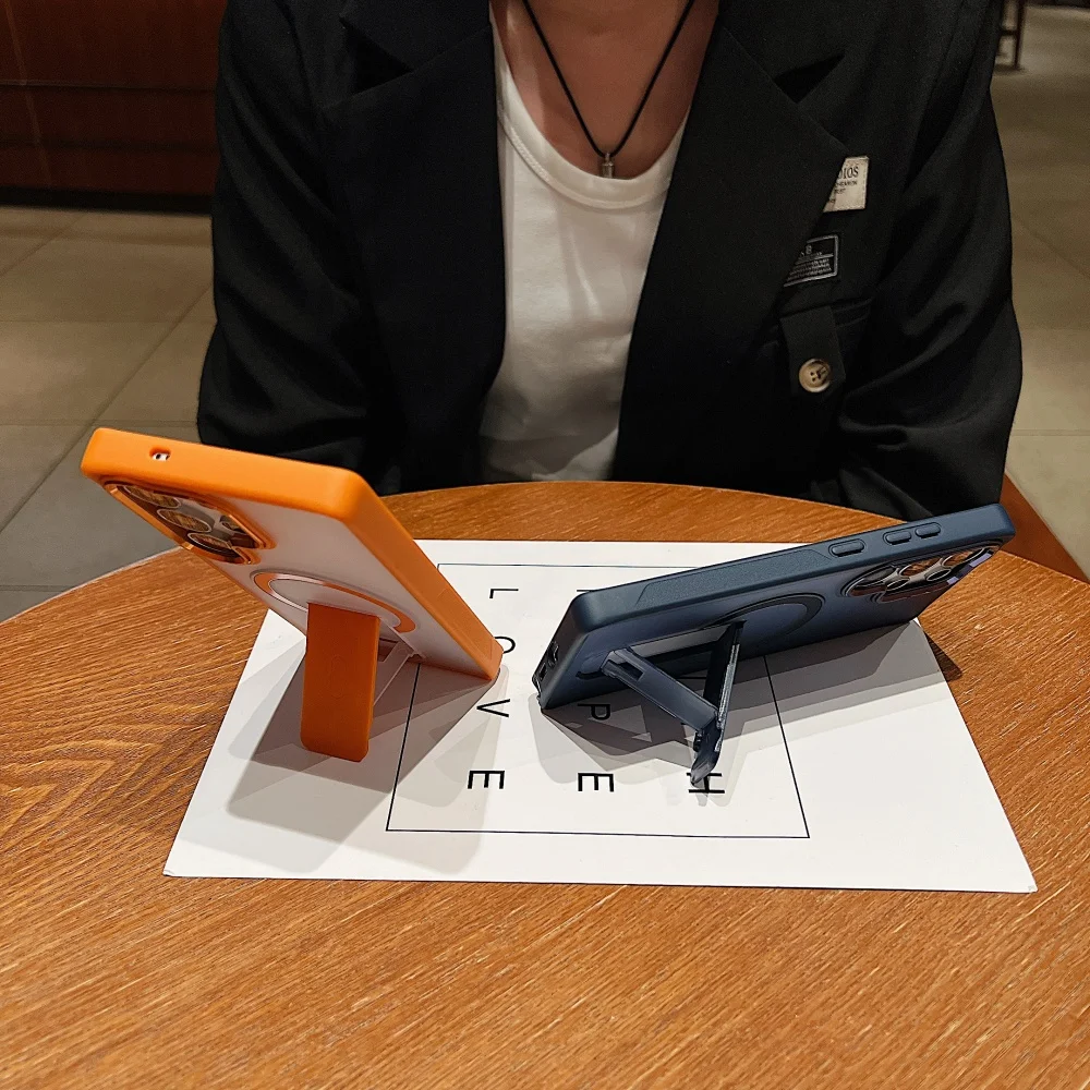 マグセーフ対応 折りたたみ式スタンド付き マグネット式スマホケース Samsung S25 Edge S24 S23 Ultra Plus FE用 マット半透明バックカバー 高級