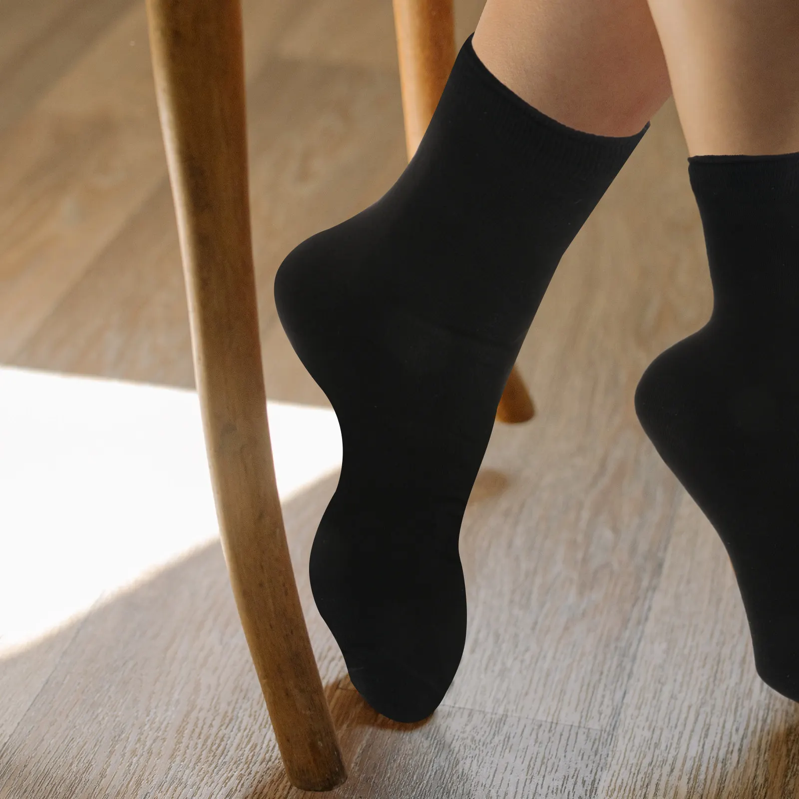 

1Pair Electric Heated Socks Intelligent Cotton Heating Stocking Winter Warm Socks for Cycling Camping Climbing Outdoor Use