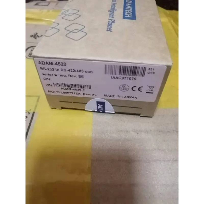 Moduł ADAM-4520 RS-232 na RS-422/485, nowa zdjęcie produktu.