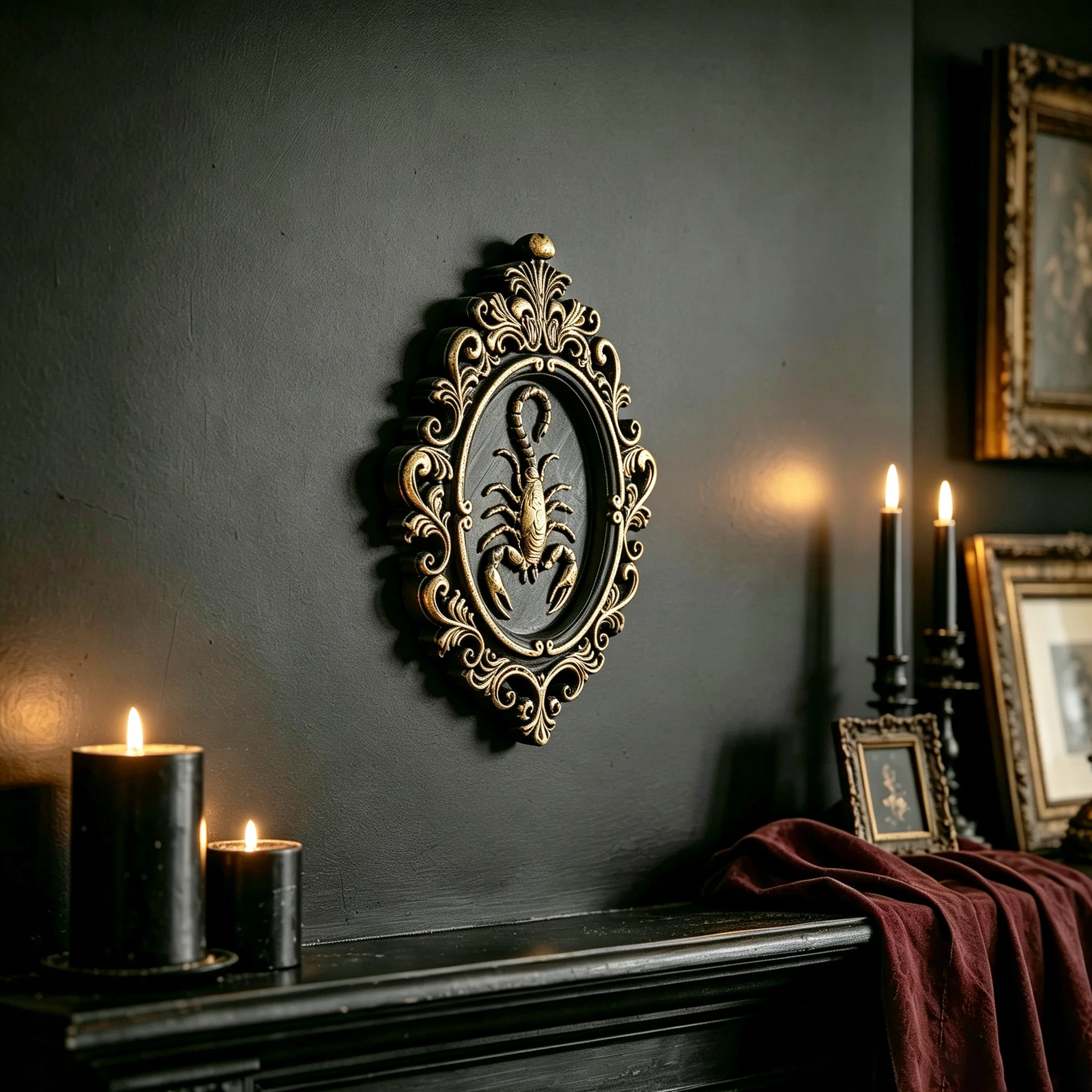 Cross-border Gothic Vintage Scorpion Relief Wall Decor, Dark Baroque Carved Wall Hanging Ornament