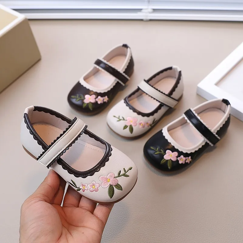 Girls Leather Shoes for Party Wedding Children Princess Performance Shoes with Embroidery Flowers Kids Sweet Mary Janes Shoes