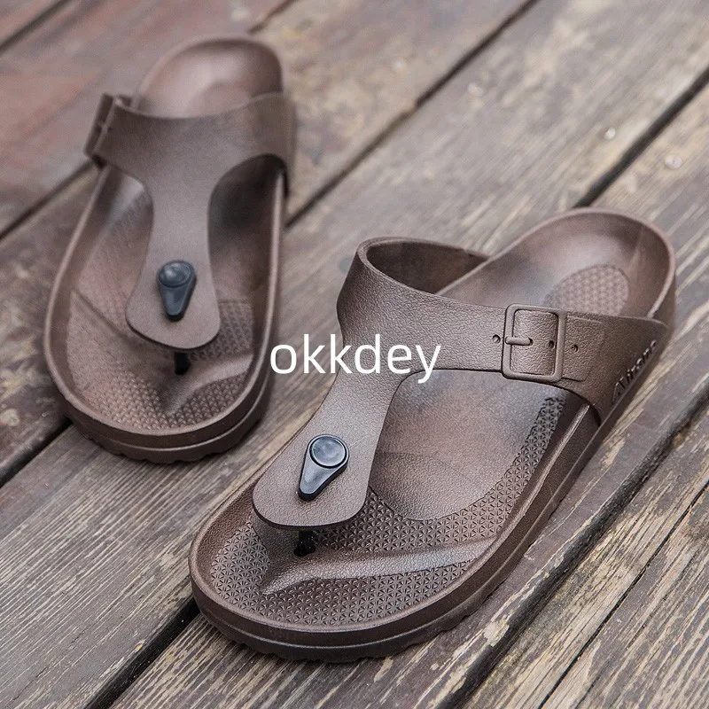 2023 New In Summer Slippers for Men Sandals Normal Leather Casual Mens Beach Flats Anti Slip Male Designer Replica Shoes Sandal