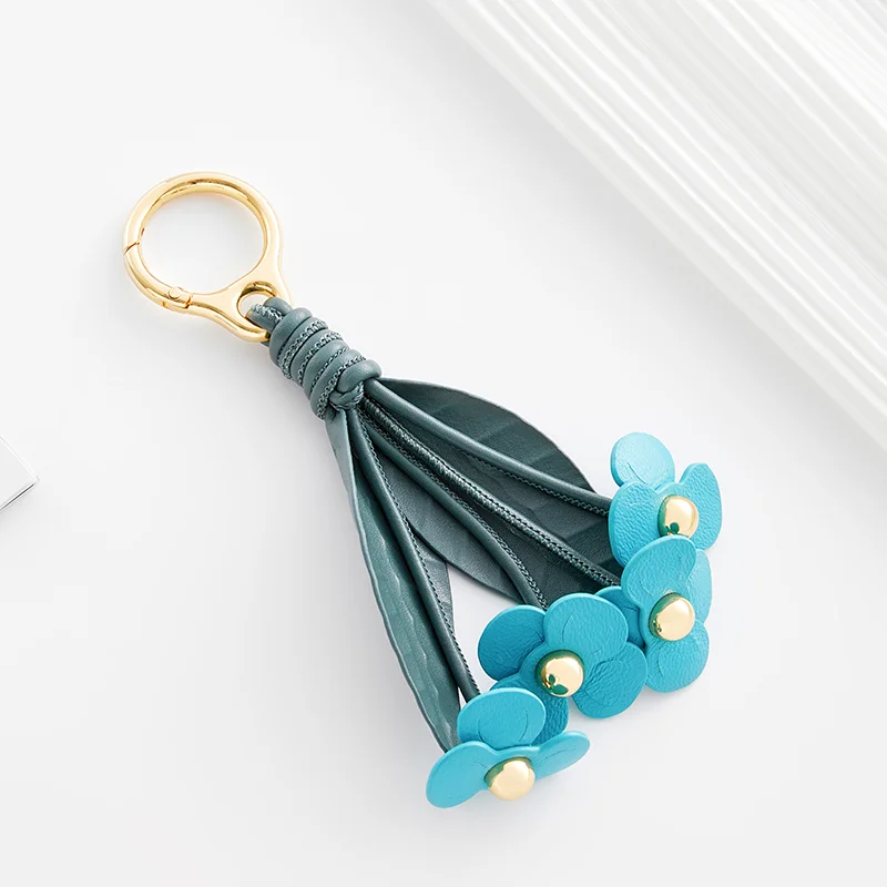 Strawberry flower leaves bag charm for women bag fashion high-end exquisite workmanship bag decoration bag accessories