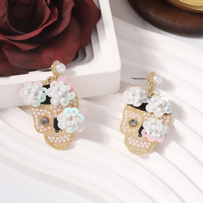 Zircon Encrusted Skull Earrings Fashionable Skull Earrings Jewelry with Glitter Detail for Halloween Event