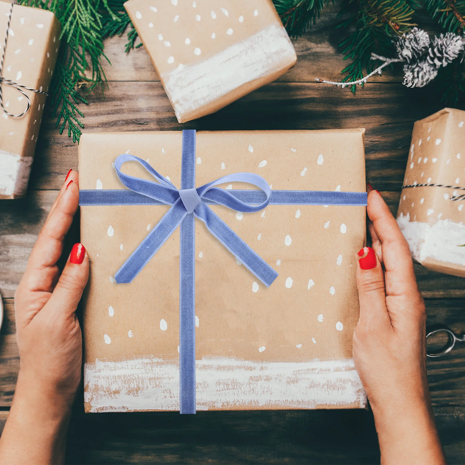 ริบบิ้นห่อของขวัญ 1 ม้วน ยาว 10 หลา แบบด้านเดียว ผลิตจากโพลีเอสเตอร์เนื้อนุ่ม สำหรับงานประดิษฐ์ ตกแต่ง ทำโบว์ ของขวัญ งานปาร์ตี้ เทศกาล สายรัดสำหรับบรรจุภัณฑ์