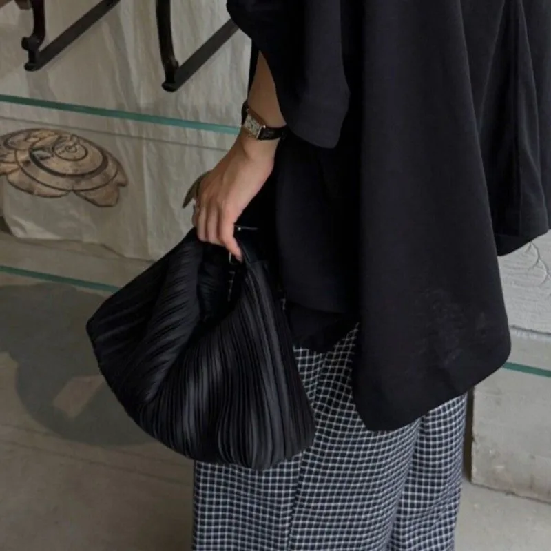 

Fashion Shell Pleated Handbag Women Minimalist Lightweight Large Capacity Shoulder Bag Ladies Elegant High End Luxury Design Bag