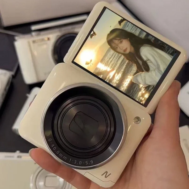 9600W high definition pixel, flip flip ccd digital camera