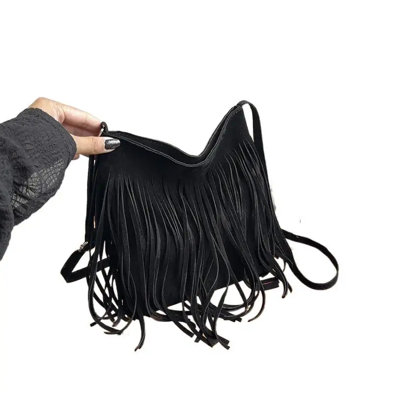 Modische Wildleder-Fransen-Umhängetasche im Boho-Stil, große Kapazität, Schultertasche mit verstellbarem Schultergurt, einfarbige Bucket-Bag für Damen – Detail 6