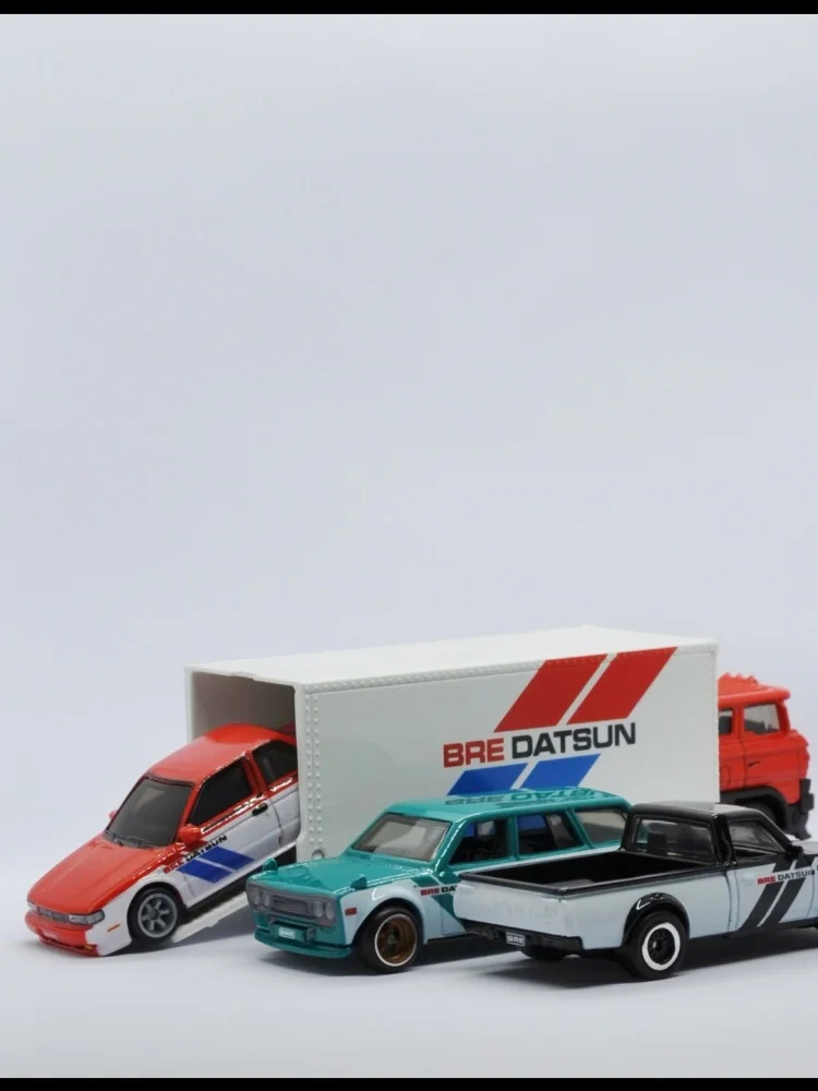 Hotwheels Bre Datsun Garage Set Gmh39 Premium Diecast Metal Model Car Transport Truck Collection For Adult Collectors