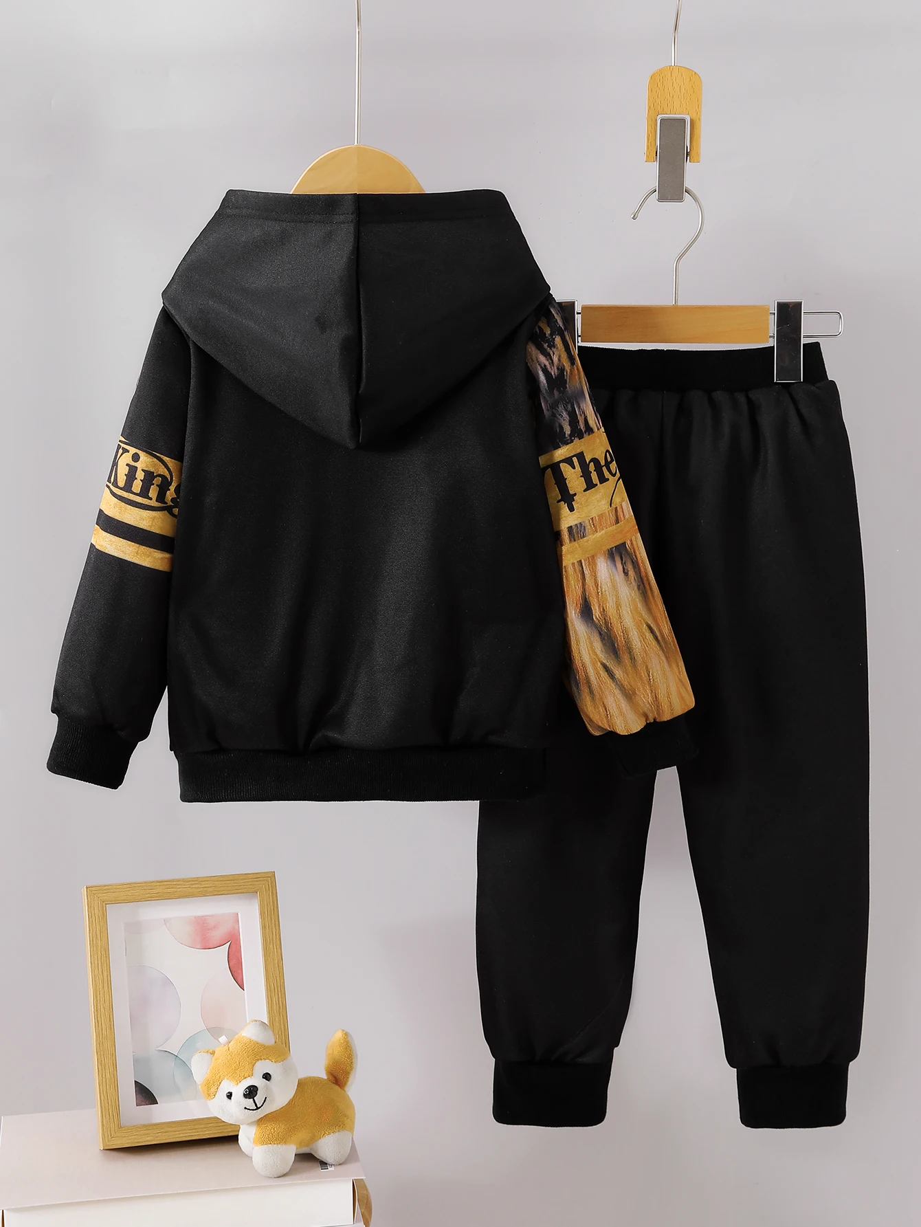 Set da due pezzi con stampa leone casual autunno inverno da ragazzo, abbigliamento comodo e alla moda per bambini