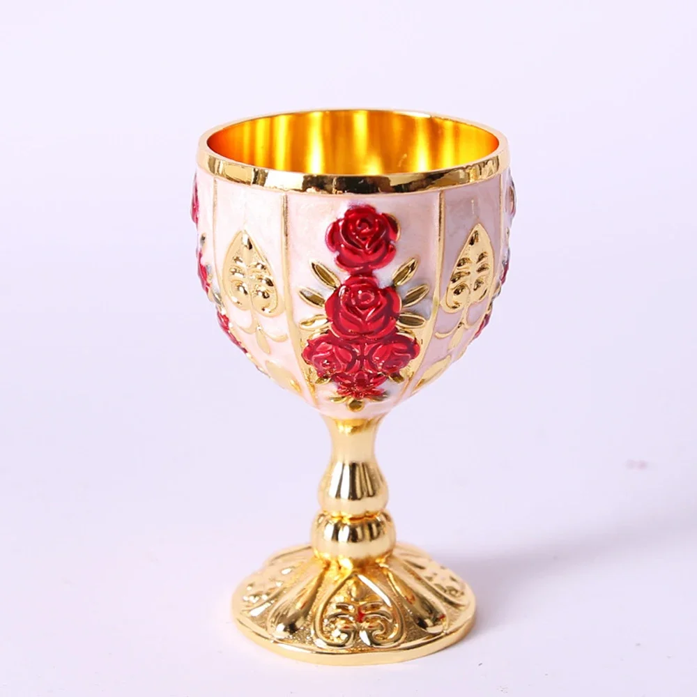 

30ML Alloy Retro Creative Small Beverage Wine Cup Gold European Style Home Bar Golden Goblet Cup European Style Home Bar