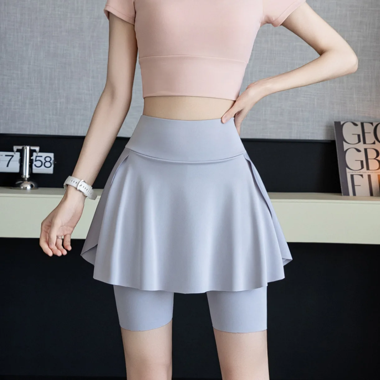 Women's Athletic Short Skirt That Covers the Hips and Makes You Look Slimmer, with Pockets for Cycling, Tennis, Yoga, and Shark Pants