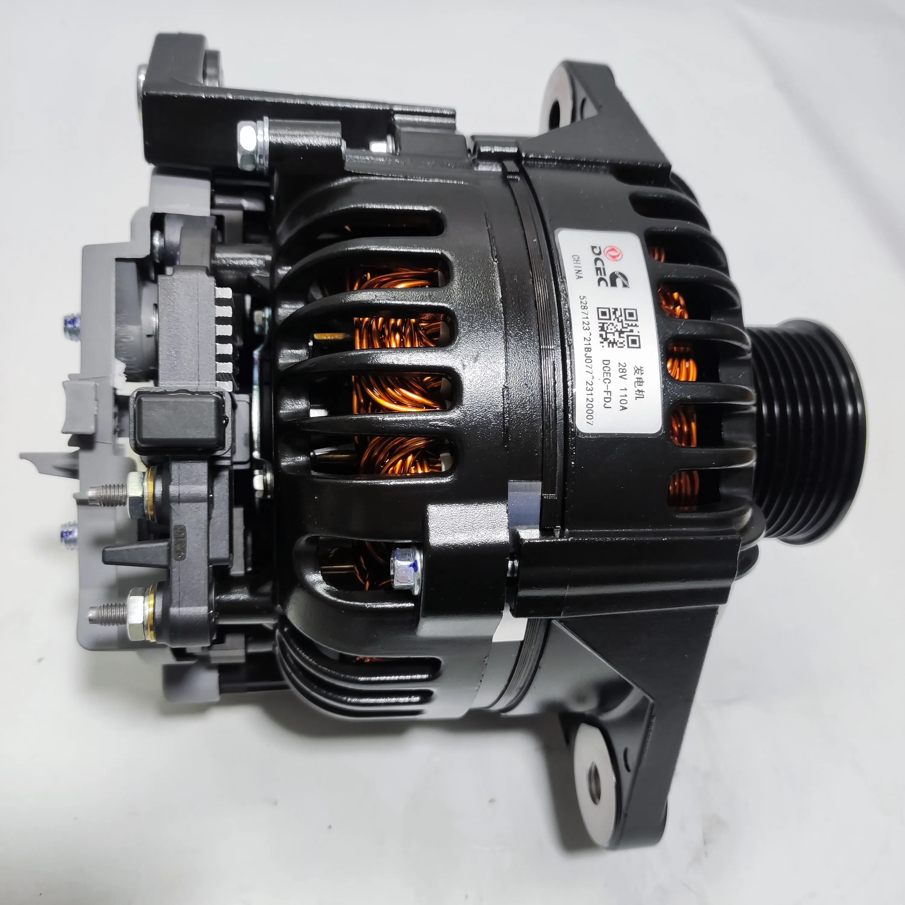 Factory Hot Sale 5287123 Good Quality 28V 110A Alternator  Dongfeng Generator Parts 6L ISLe Engine AVi147J3001 view 5