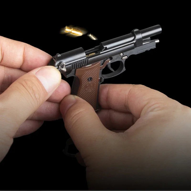 Imagem -05 - Liga Desmontagem Gun Modelo Keychain Brinquedo Pingente Pode Ser Enviado Pequeno 1: Shell Thrower Gun M92f