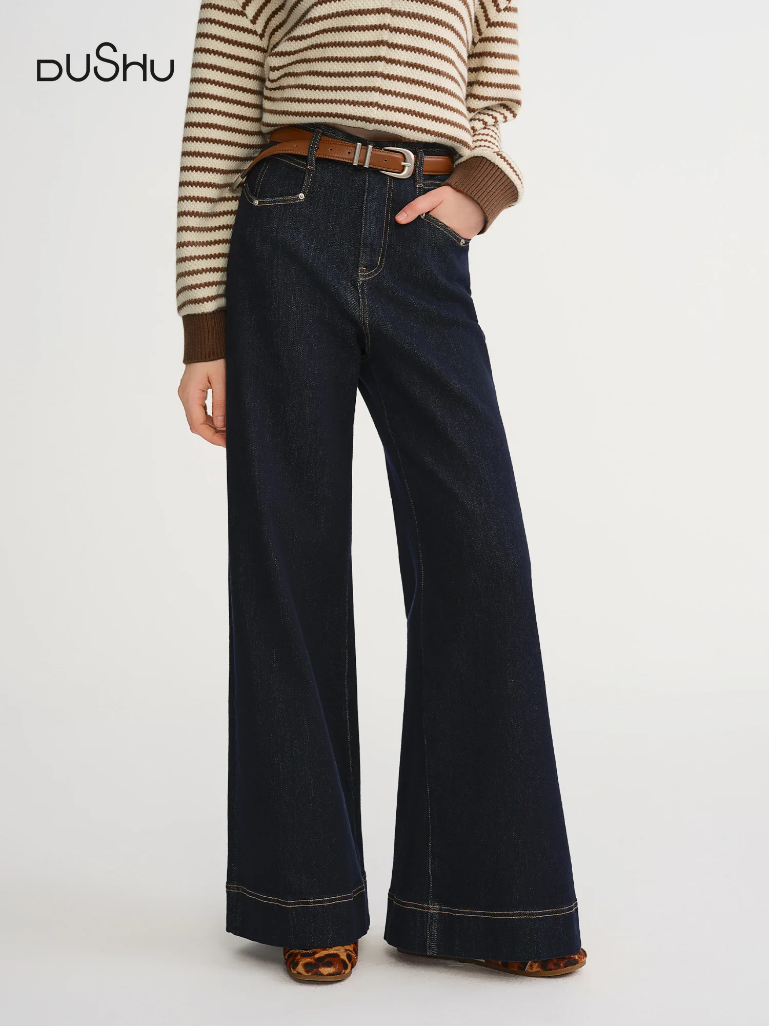 DUSHU العصرية حجم كبير المرأة عالية الخصر واسعة الساق الجينز السراويل 2025 شتاء جديد مكتب عادية بسط التخسيس مثاليا