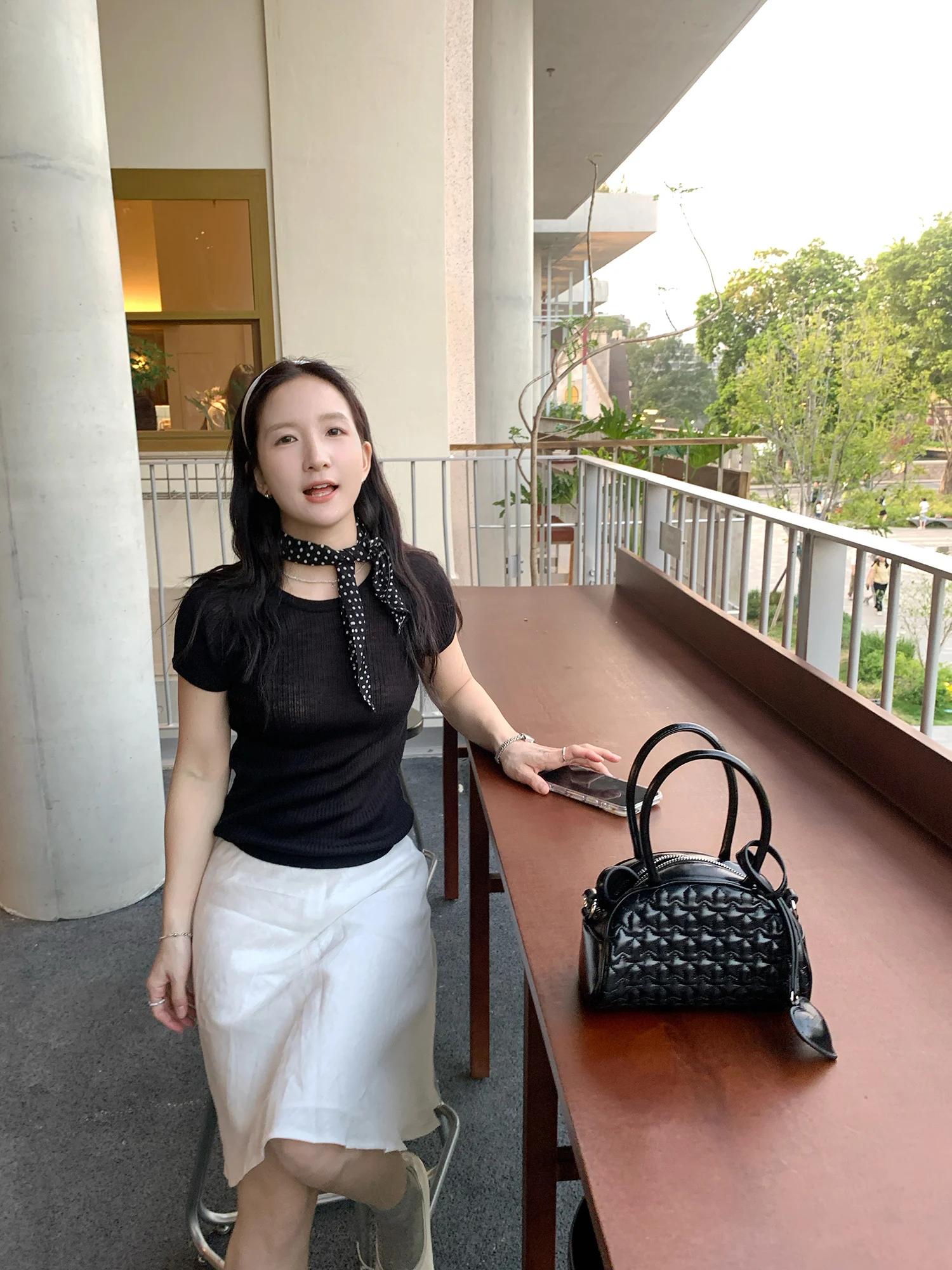 

Вязаный свитер XierZ в корейском стиле с короткими рукавами, женский, приталенный, черный, с цветными блоками, повседневный топ с круглым вырезом, модная летняя одежда