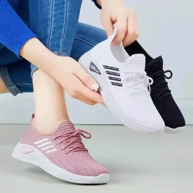 Trendy Shoes New Fly-Knit Sneakers Spring and Summer Soft Bottom Casual Mom Shoes Mesh Low-Top Running Student Shoes