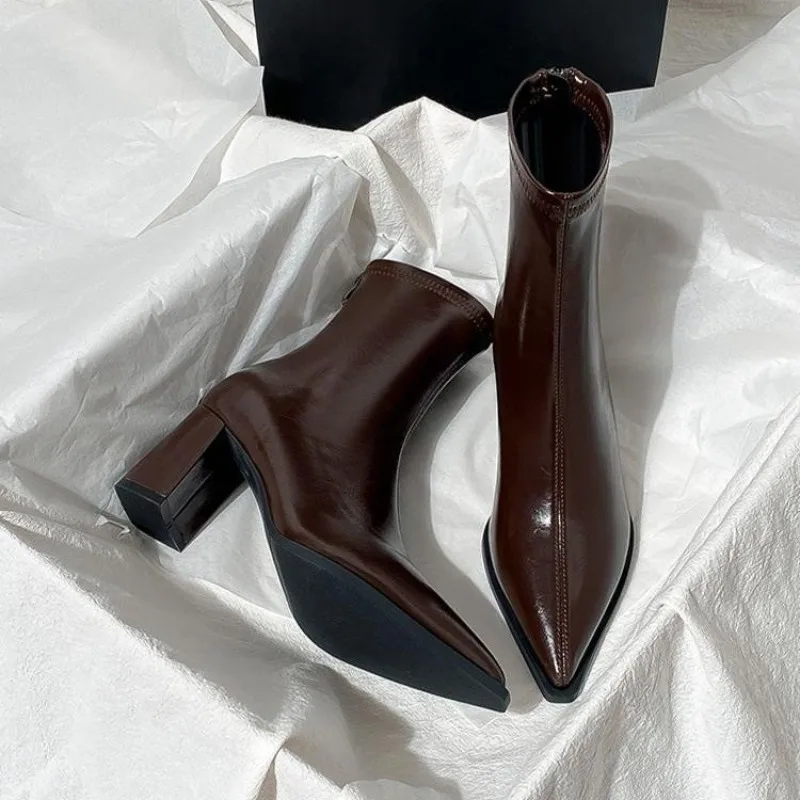 

Brand Pu Black Ankle Boots Autumn French Retro Pointed Toe High Heel Chelsea Boots Metal Decoration Designer Short Booties