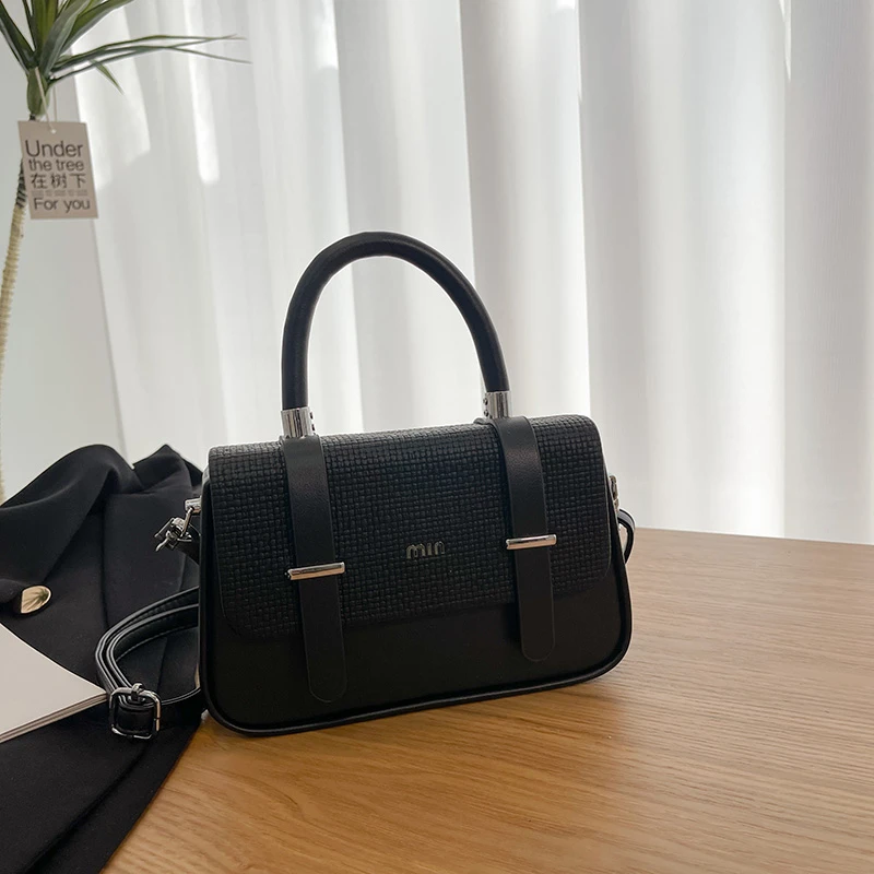 

Women’s Luxury Leather Fashion Classic Shoulder Crossbody Bag Elegant Designer Tote Handbag For Trendy Everyday Style