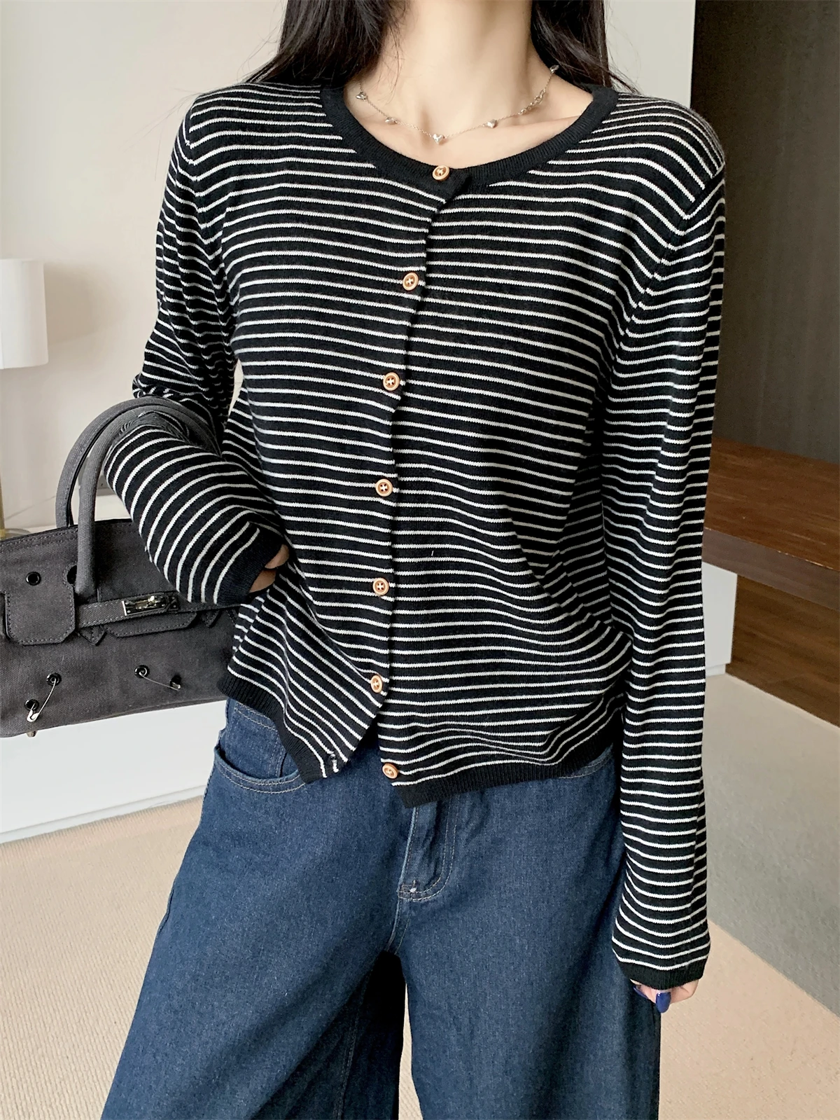 

Womens Knit Top Korean Style Contrast Stripes Cardigan Round Neck Long Sleeve Retro Autumn Commuting Versatile Knitted Sweater